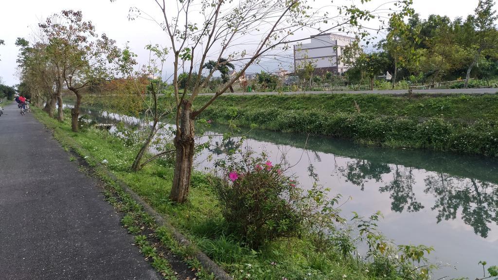 British Country Inn B&B Luodong Bagian luar foto